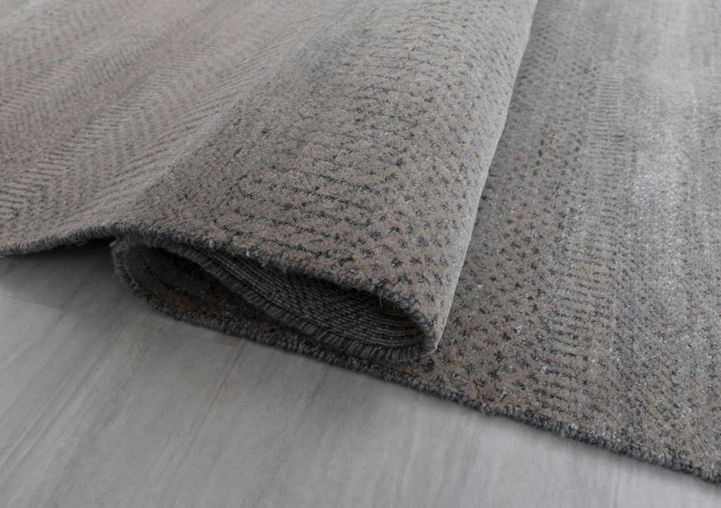 Luxury - Waverly Grey Silver Wool & Bamboo Silk Hand Knotted Premium Carpet